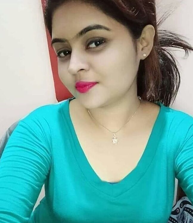 Navelhotgirl_