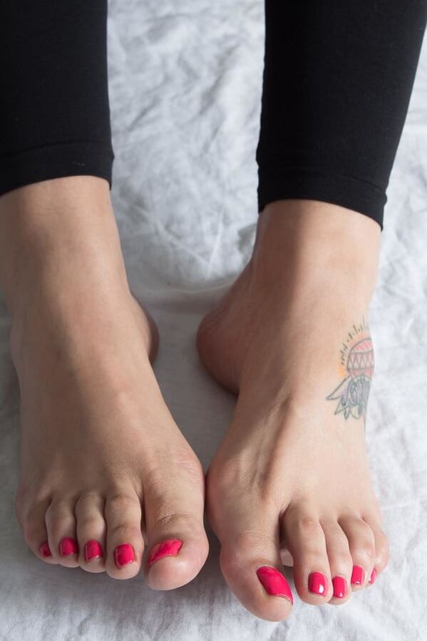 Pregnant Big Ebony Feet