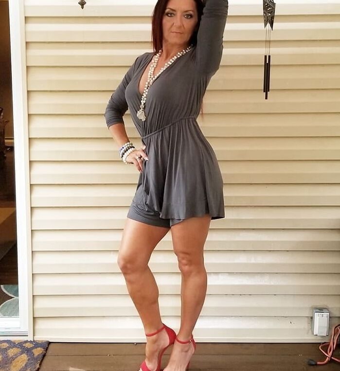 Hot yo GILF with sexy body