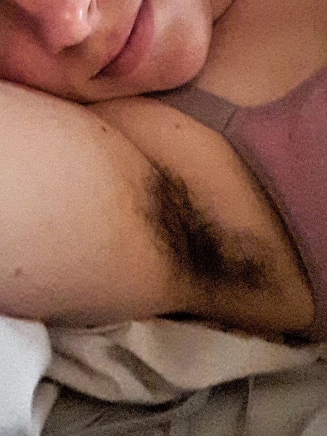 More hairy armpits Comment please!