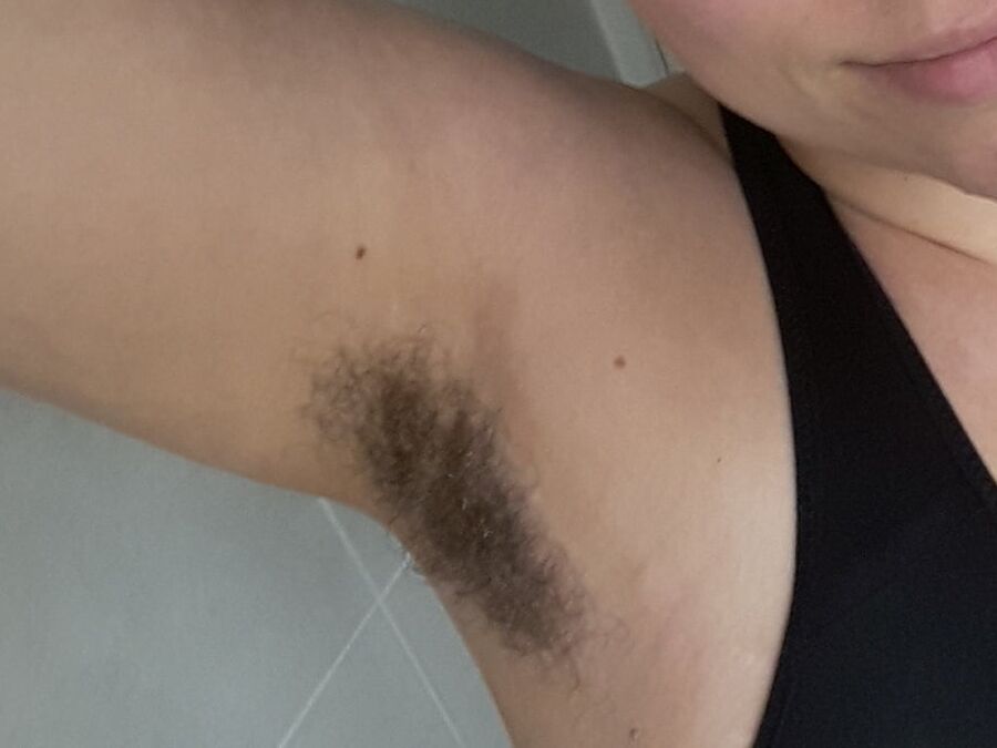 More hairy armpits Comment please!