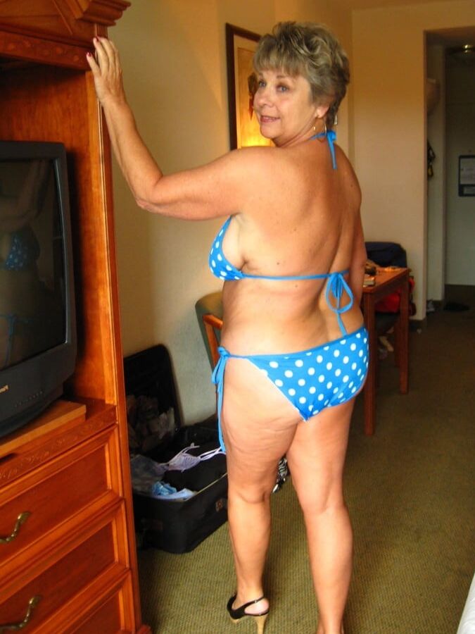 Abuela culona y cachonda