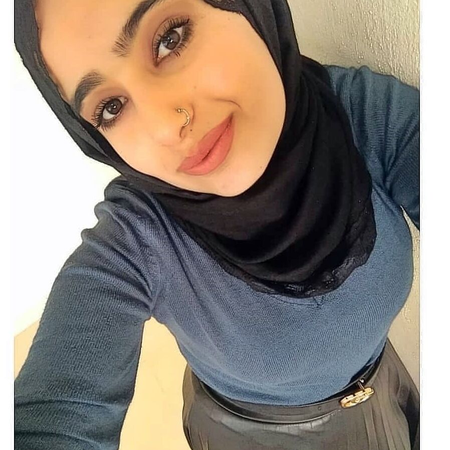 Turk turbanli hijab koylu salvarli dolgun azgin ayak memeler