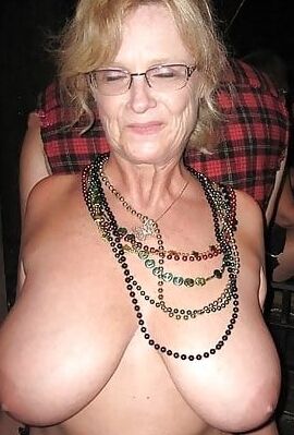 Hot naked Grannies ! yum yum