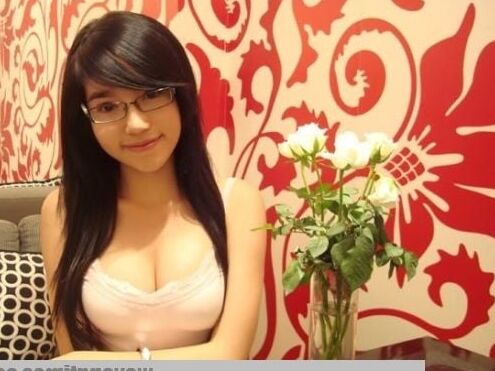 Viet girl Elly Tran Ha