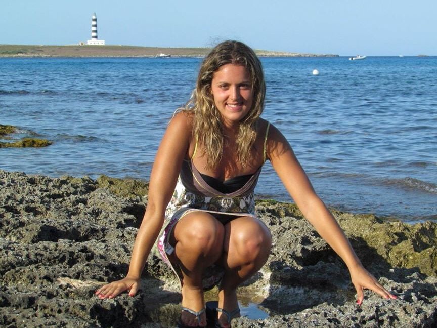 Hot Ines - Comment and rate