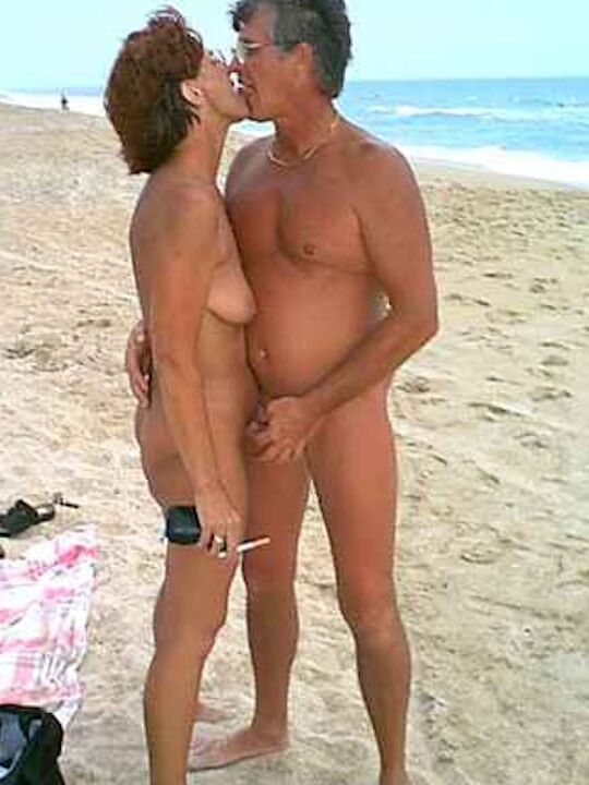 . Florida couple nude