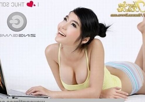 Viet girl Elly Tran Ha