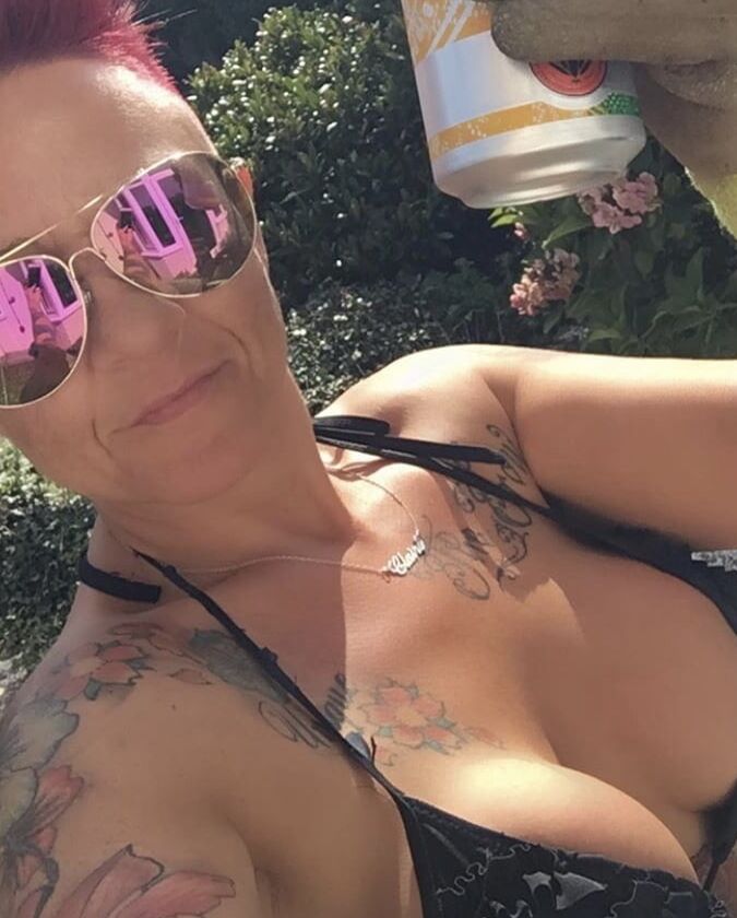 Busty MILF: Claire