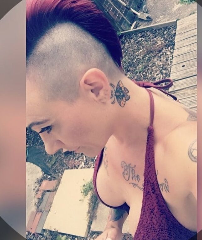Busty MILF: Claire