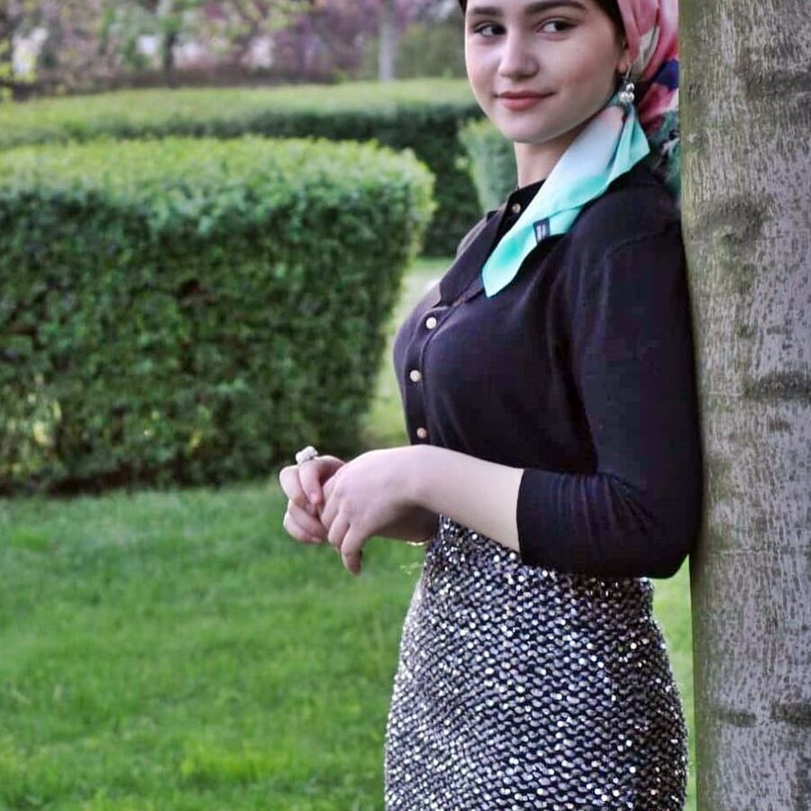 Turk turbanli hijab koylu salvarli dolgun azgin ayak memeler