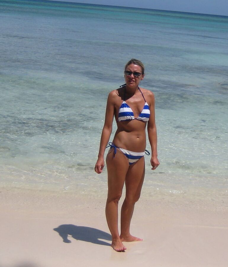 Milf beach fun