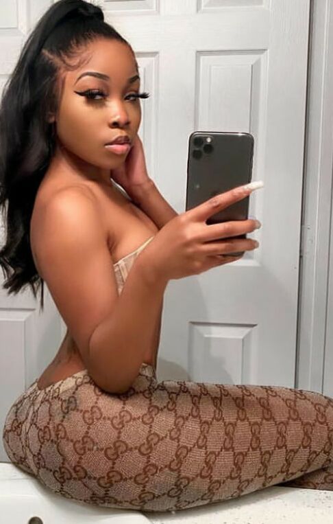 Slim thick girls