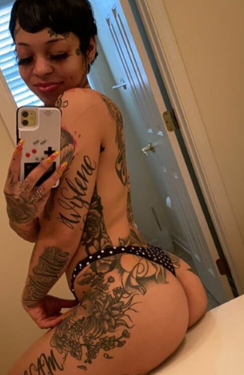 Slim thick girls