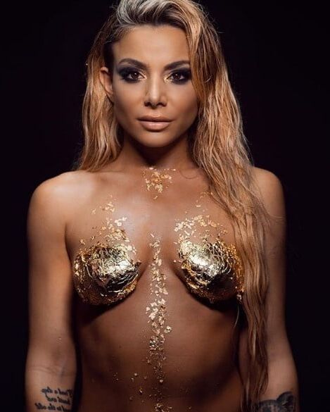 greek singer and extra
