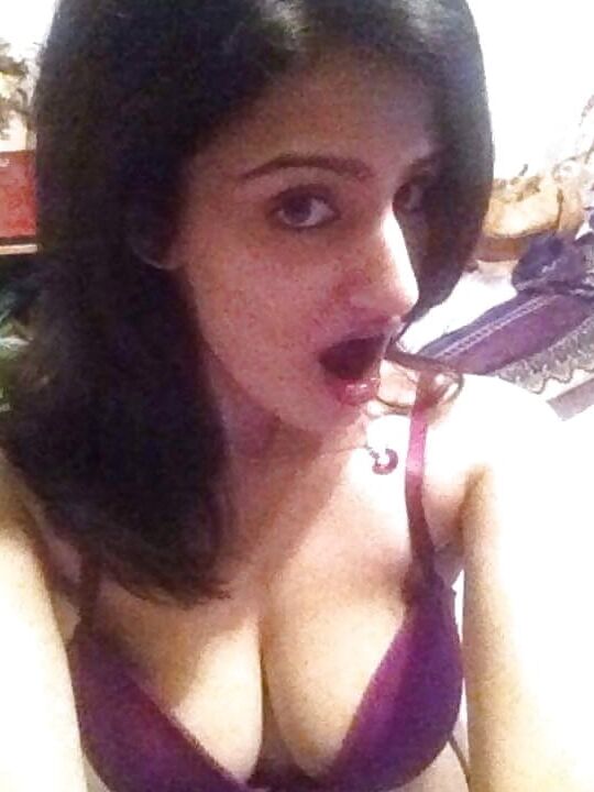 Desi webslut in need of repost and using