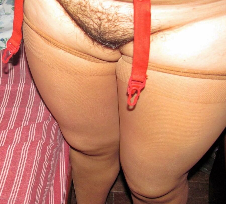 Mature Housewife Nylons