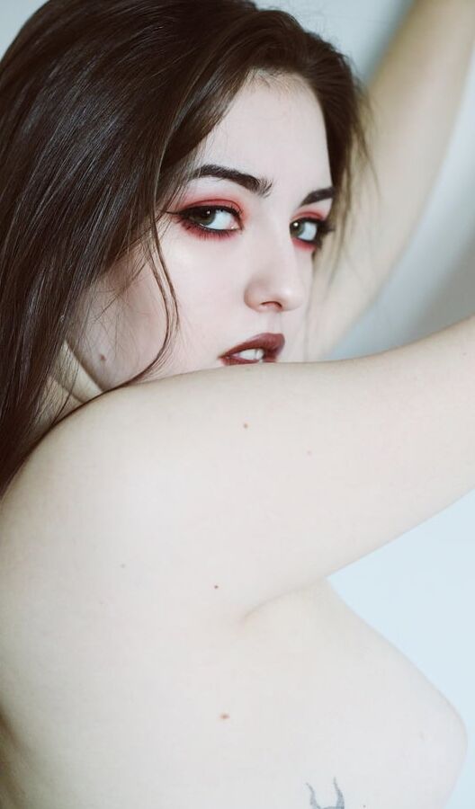 Sexy Goth Babe&;s Hot Tits