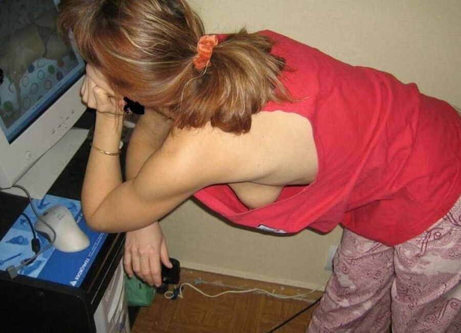 Downblouse &amp; Nipple Peeks
