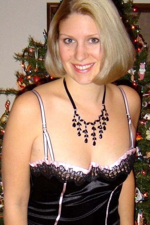 Amateur MILF A Mix of MILFs Great Smiles