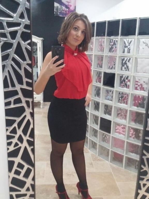 Sexy MILF Candy