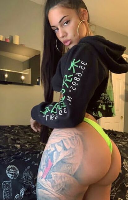Slim thick girls