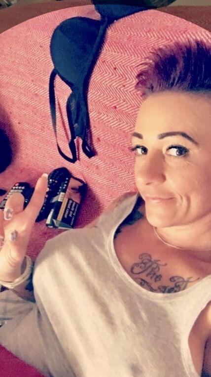Busty MILF: Claire