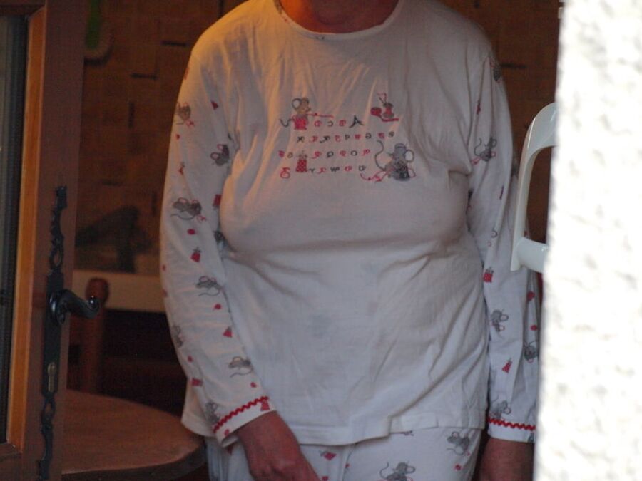 Annick... A sa demande, et pour vous faire bander...
