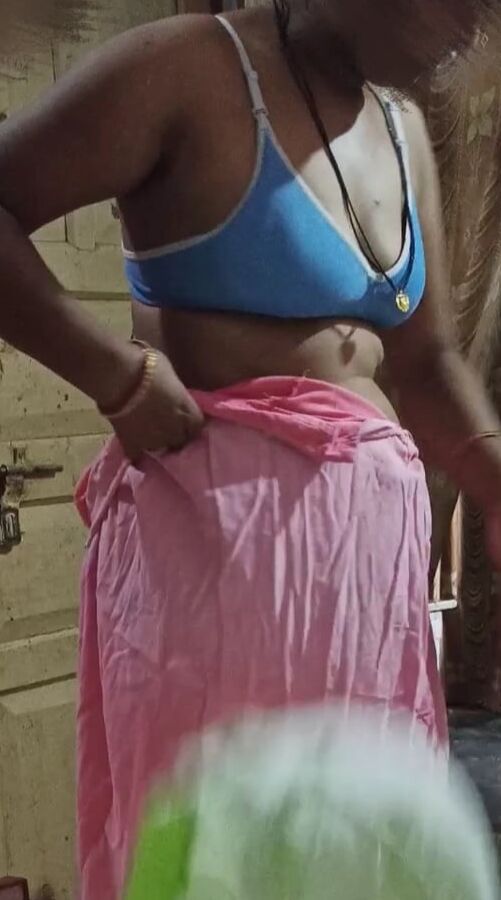 Sexy Desi Bhabhi nude pics collection