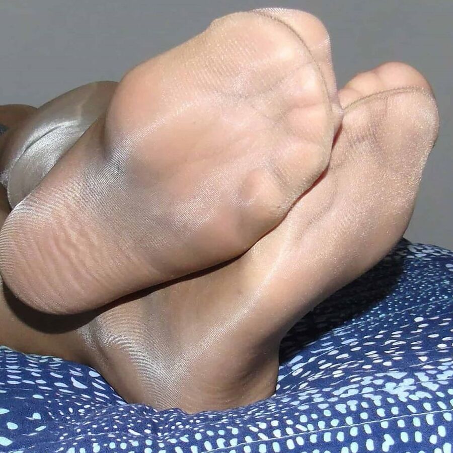Nylonfeet