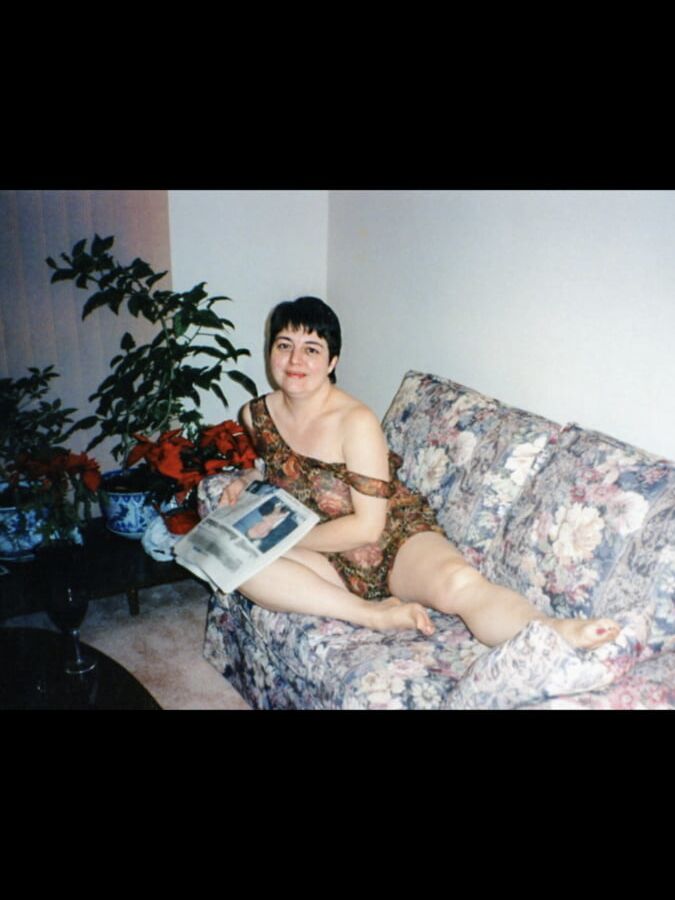 Ellen Exposed Vintage Wife
