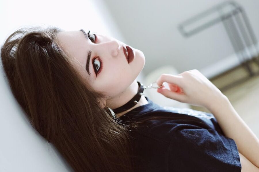 Sexy Goth Babe&;s Hot Tits