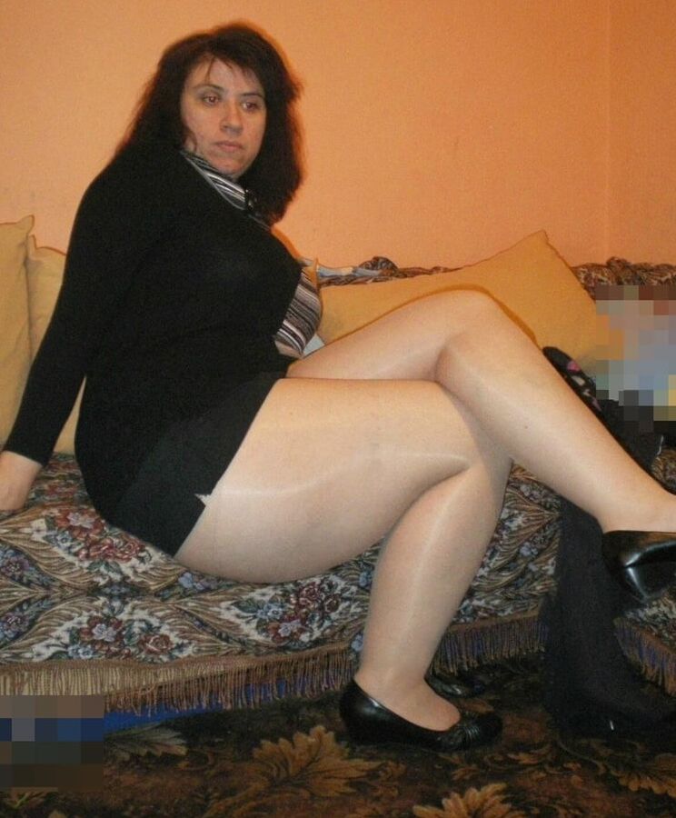 Maduras belas pernas, bunda e mama