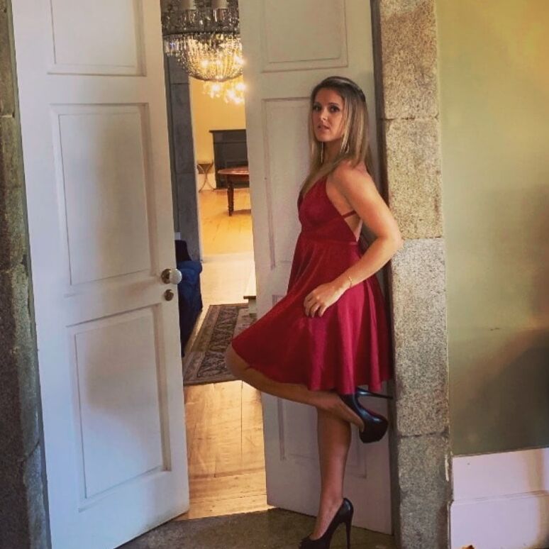 Hot Ines - Comment and rate