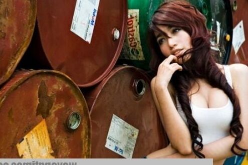 Viet girl Elly Tran Ha