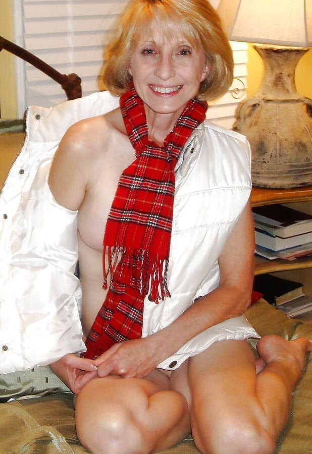 Amateur MILF A Mix of MILFs Great Smiles