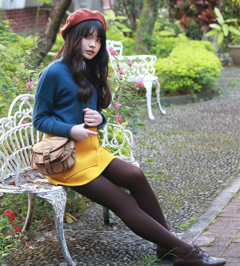 Pretty Looking and Pretty Clueless Pantyhosed Chinese Wife