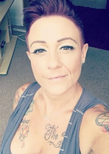Busty MILF: Claire