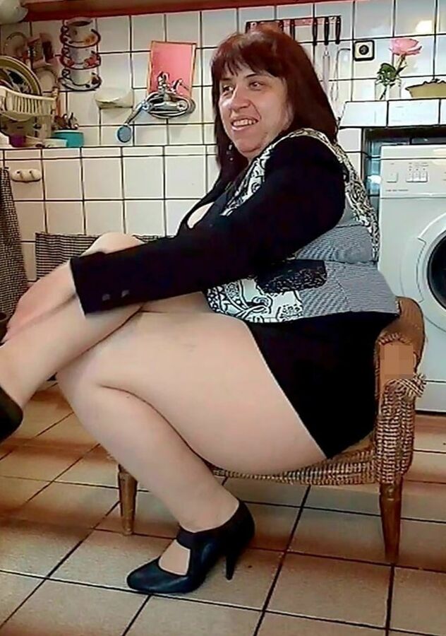 Maduras belas pernas, bunda e mama