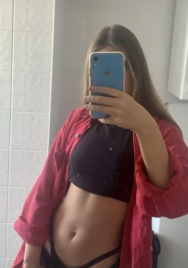 Sexy Babe: Caitlin