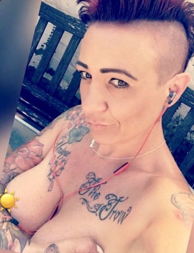 Busty MILF: Claire