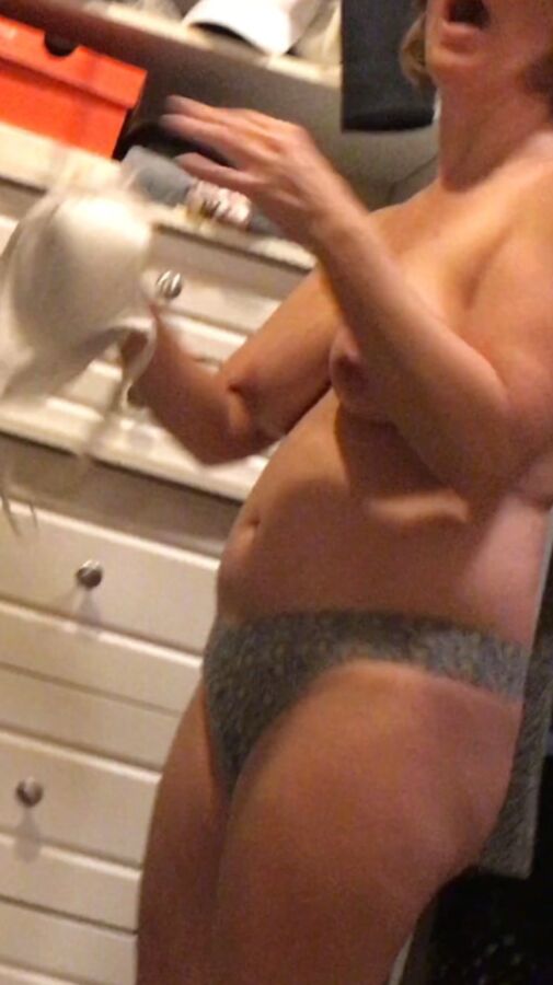 Super Bowl wife getting ready for party