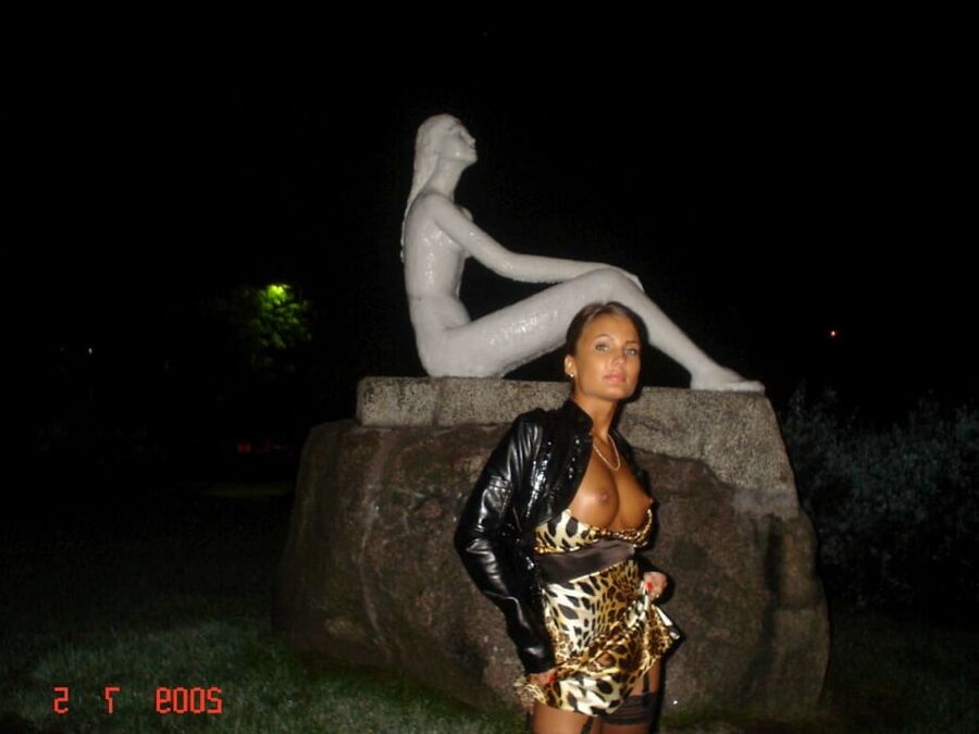 Amateur solo girl