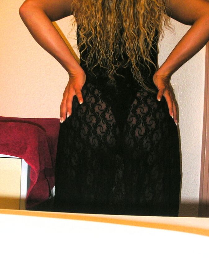 Blonde MILF private pics