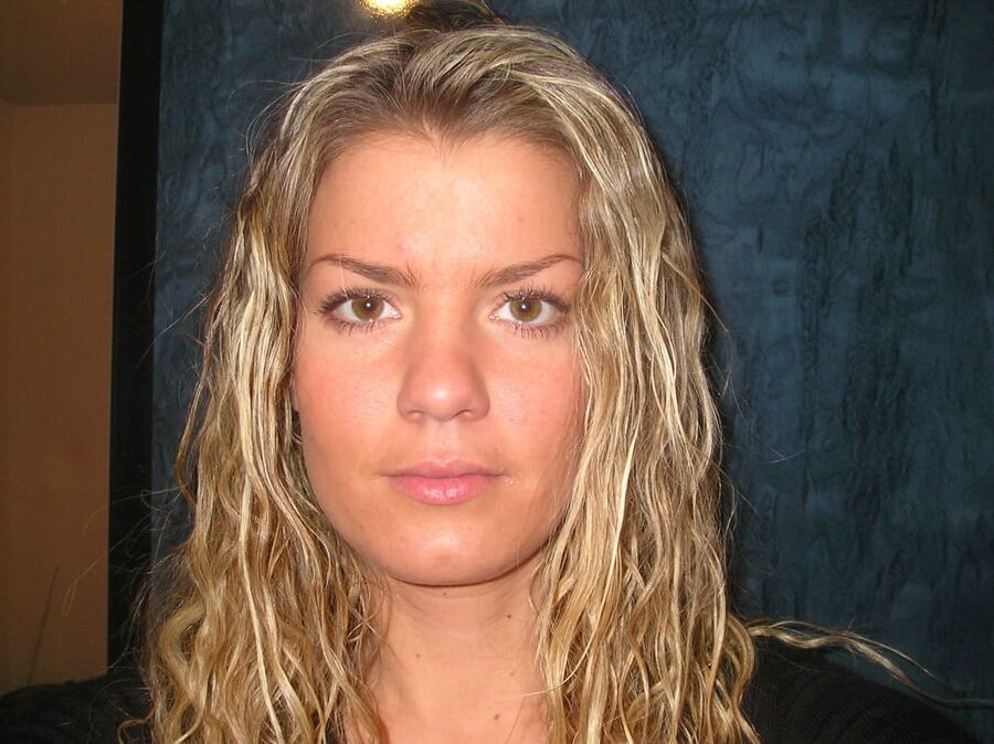 Blonde MILF private pics