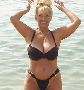 Mature woman with big tits