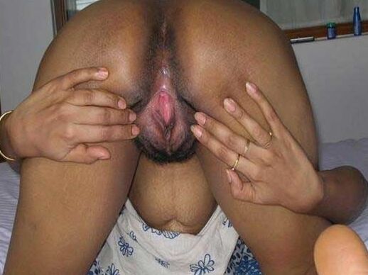 My friend lick her gf pussy