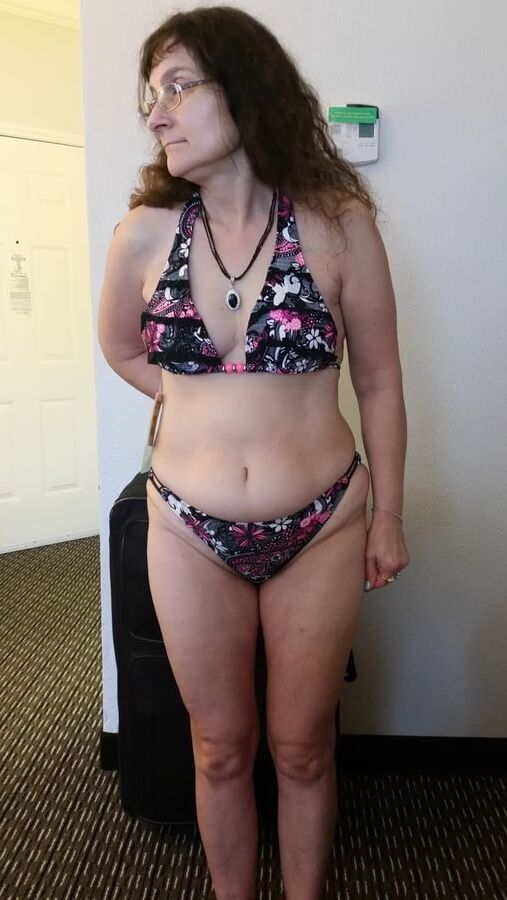 Slut wife on prowl for cock