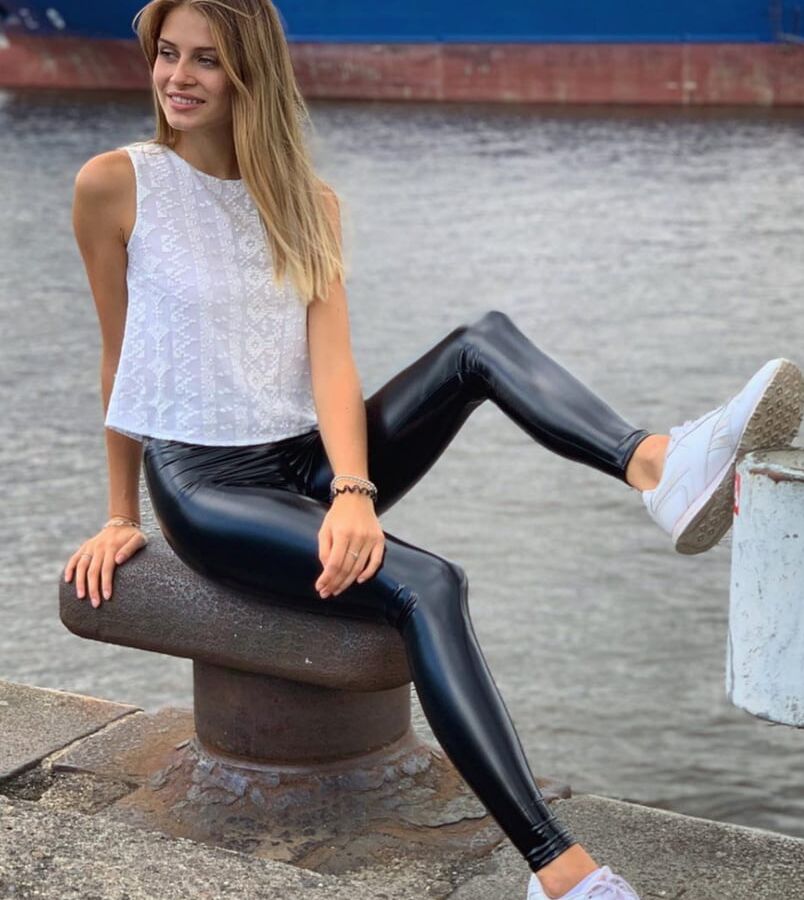 me - ich - skinny blonde shiny girl