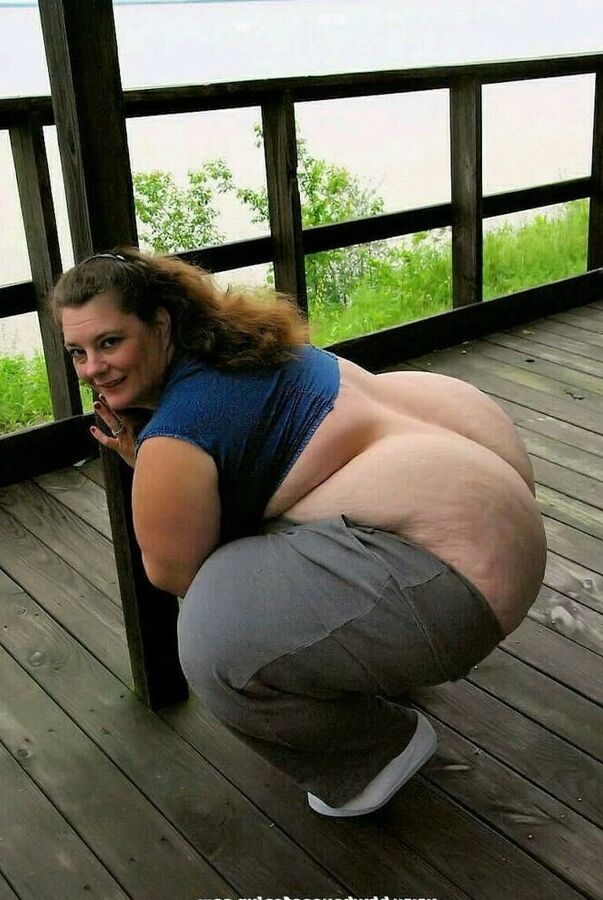 Milfs and Matures With Ass